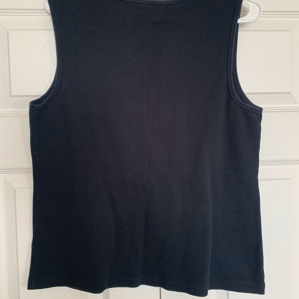 Croft & Barrow Black Tank V Neck w/ Scalloped neckline - sz L - Picture 4 of 6